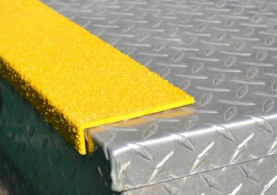 Kayma Direnci FRP Yapı Profilleri Açı Profilleri Özel Uzunluk,Şekil Fiber Pultruded Profiller Yapı Kare