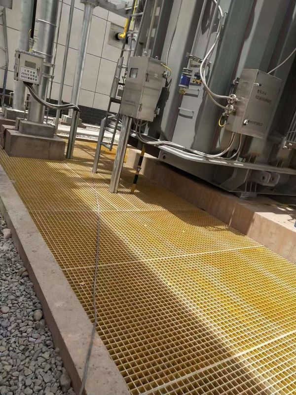 38*38*30mm FRP Çit Yürüyüş Yolu veya Platform için Özel Renk ve Boyut